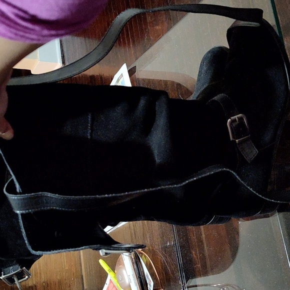 Mid thigh suede boots - Picture 2 of 5